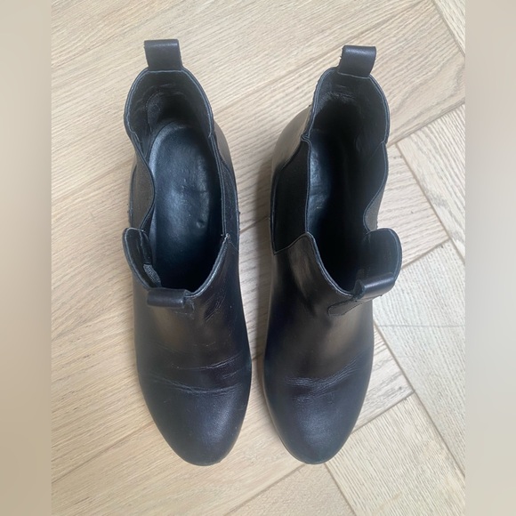 Cole Haan waterproof Chelsea ankle boots - Picture 3 of 6